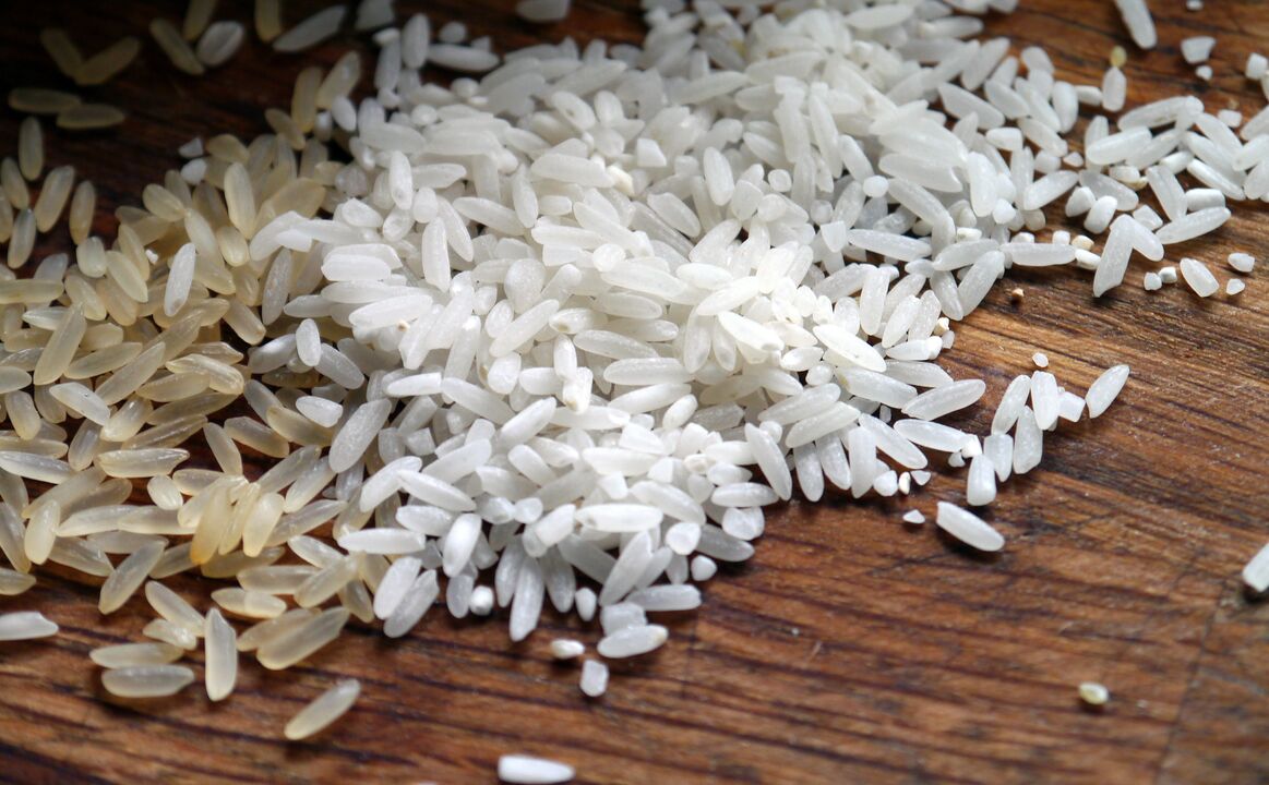 uncooked rice against worms